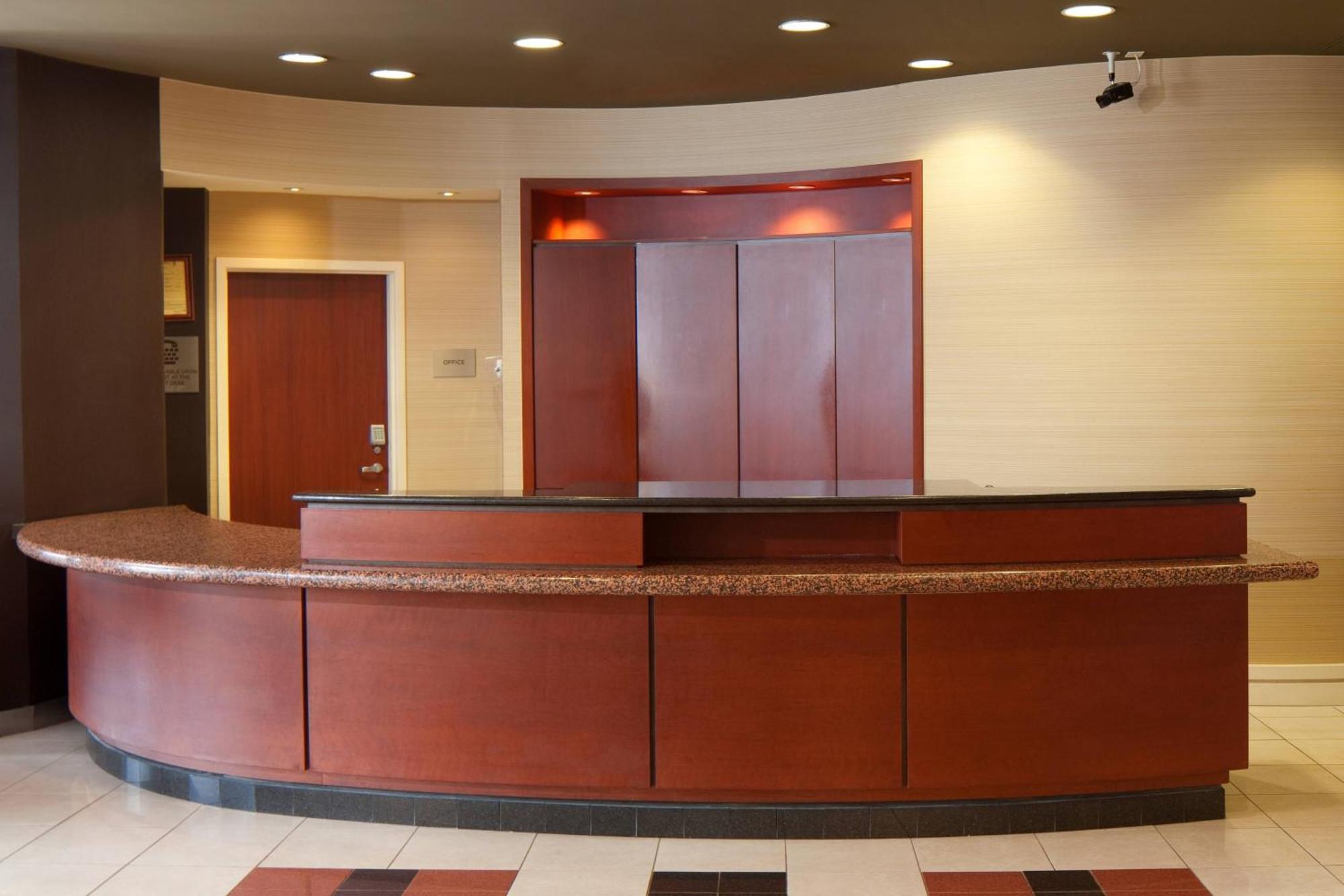 Courtyard By Marriott Lebanon Hotel Bagian luar foto