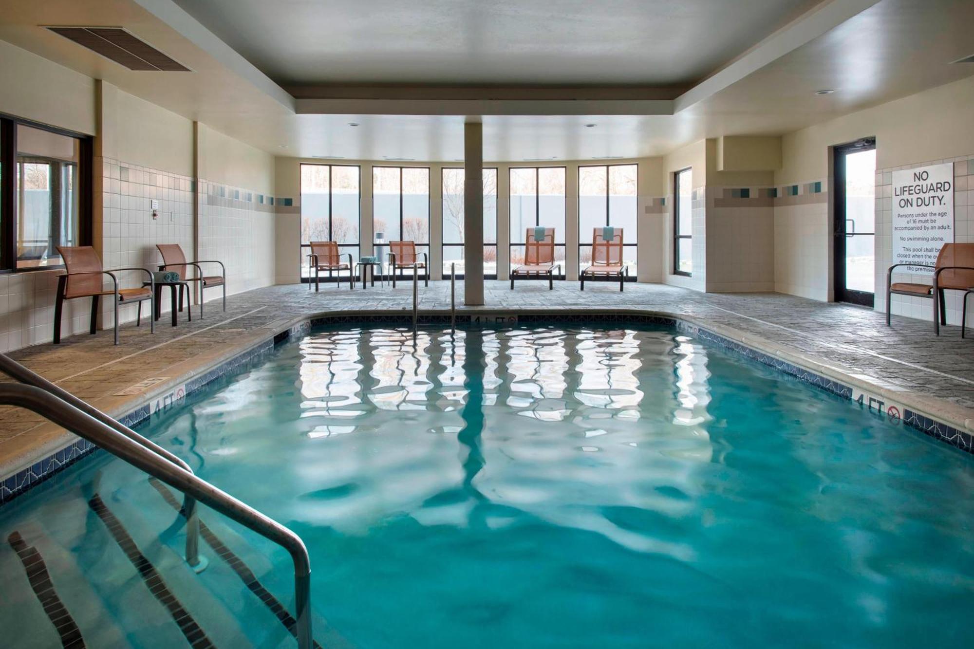 Courtyard By Marriott Lebanon Hotel Bagian luar foto