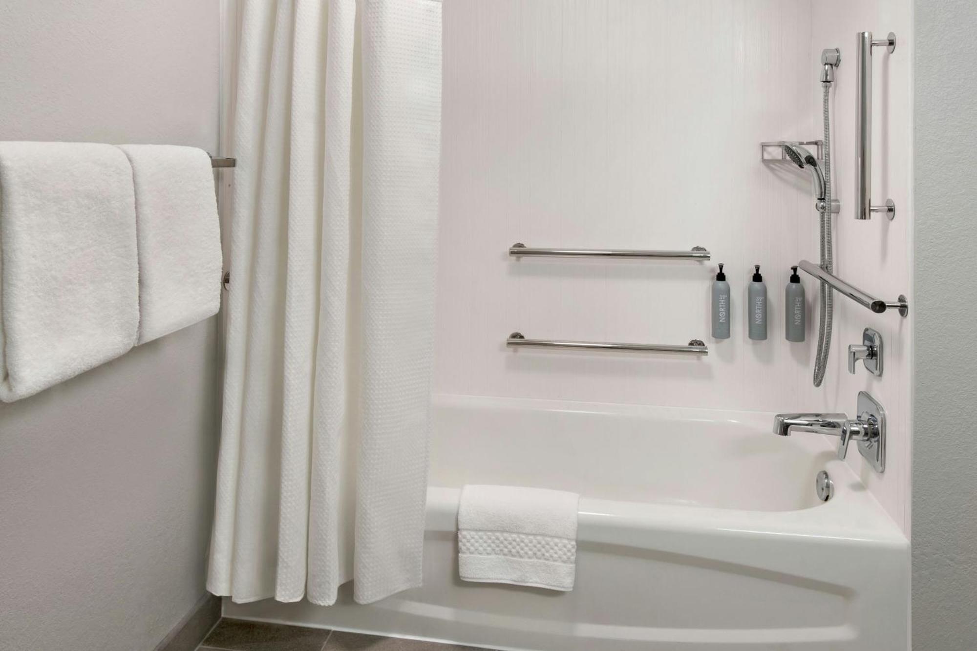 Courtyard By Marriott Lebanon Hotel Bagian luar foto